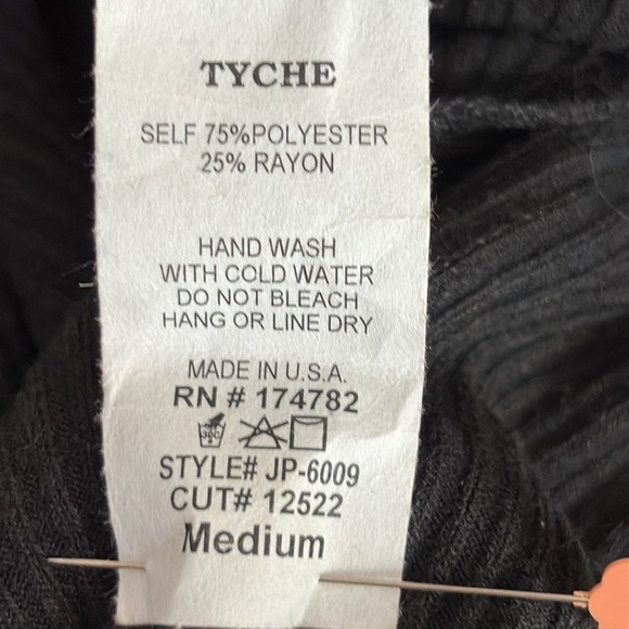 Vici Tank Style Ribbed Jogger Hem Jumpsuit in Black - Size Medium - Picture 5 of 5